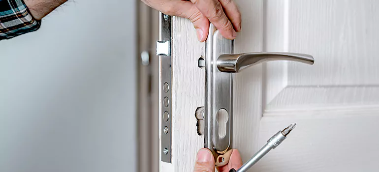 Front Door Knob Repair in Ruskin, FL